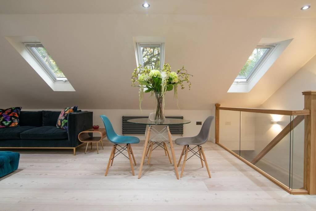 Вилла Luxury Coach House Next To Woodland In Натсфорд Экстерьер фото