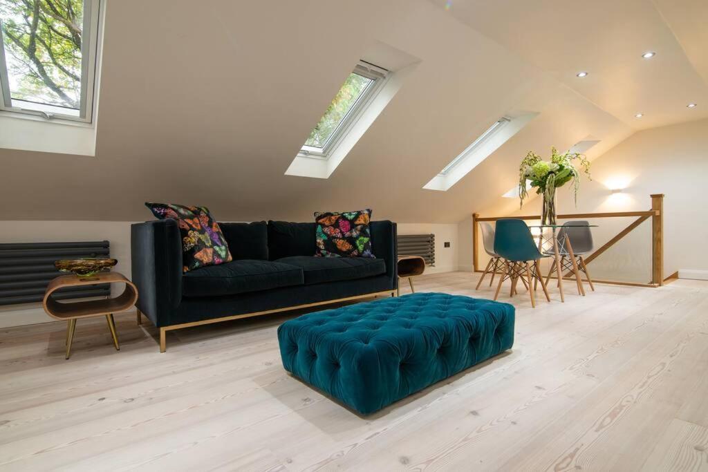 Вилла Luxury Coach House Next To Woodland In Натсфорд Экстерьер фото